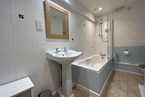Bathroom.JPG