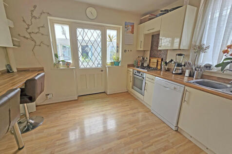 KITCHEN 8