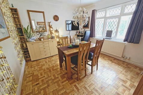 DINING ROOM 3