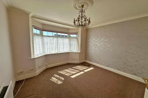 Bedroom 2 (2)