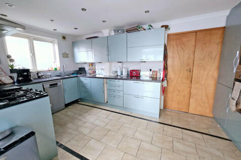 Kitchen (2)