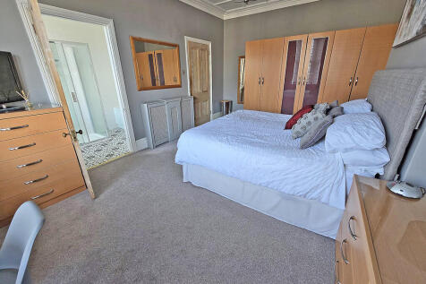 WHITE BEDROOM SOU...