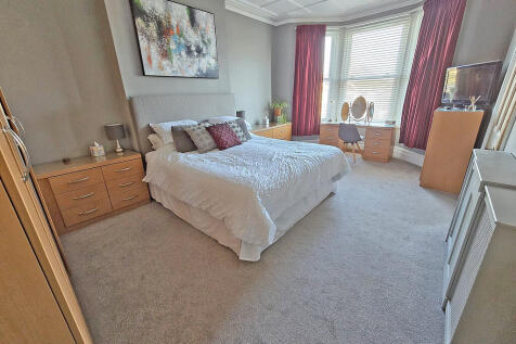 White Bedroom (4)