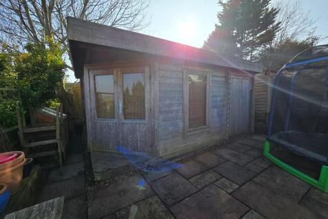 Shed (2)