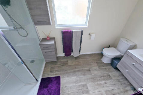 En-suite (4)