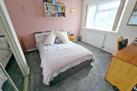 Second Bedroom (2...