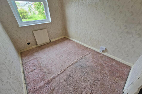 Third bedroom (1)