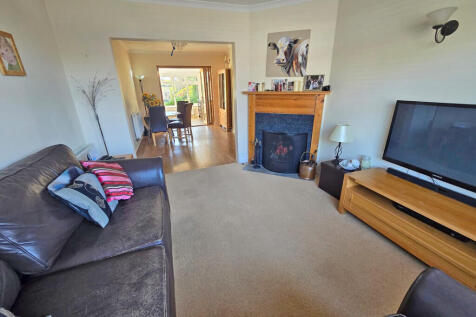 Living room (2)