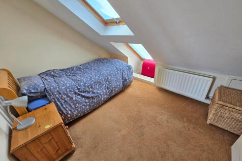 Loft Bedroom (4)