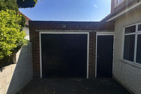 Garage (1)