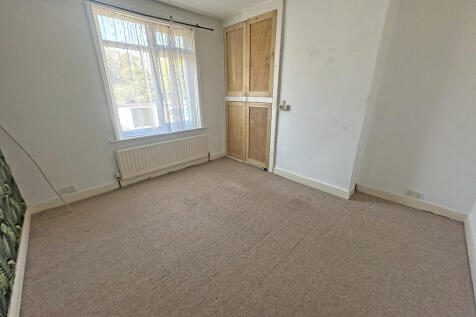 Second bedroom (2...