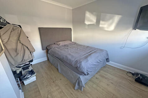 Fifth Bedroom (3)