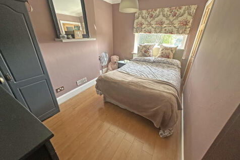 Fourth Bedroom (2...