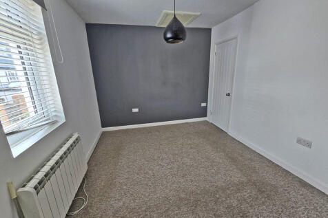 Bedroom 1b
