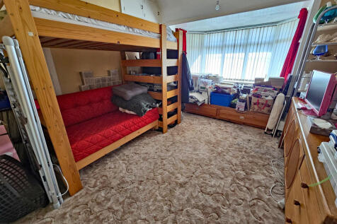 Second bedroom (1...