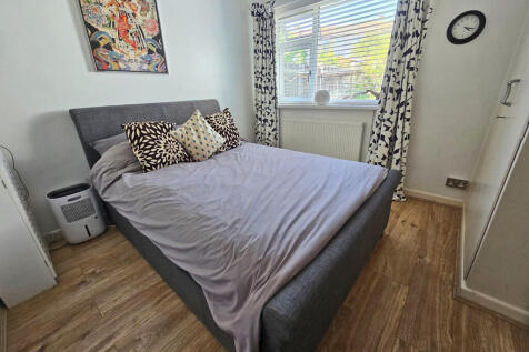 Second bedroom (3...