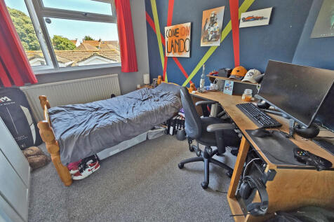 Third bedroom (2)