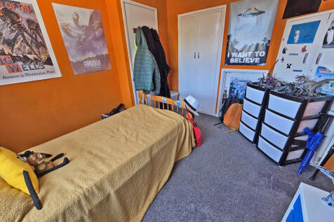 Fourth bedroom