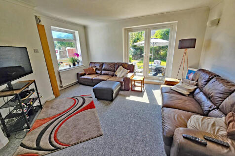 Living room (2)