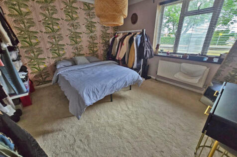 Second bedroom (6...