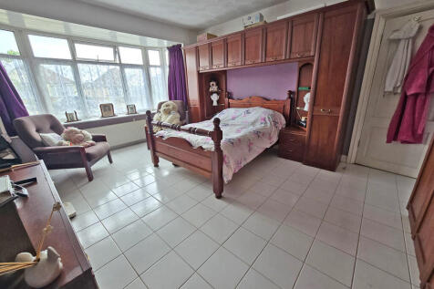 Bedroom 1 (3)
