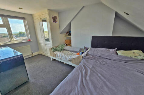 Third bedroom (3)