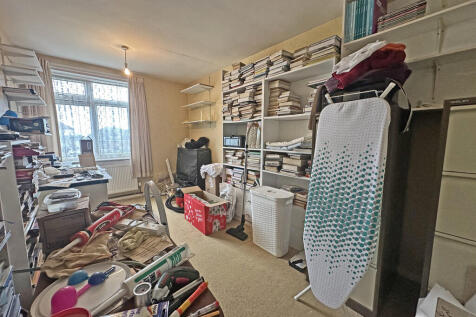 Second bedroom (2...