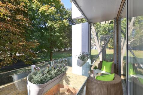 Balcony (Main)