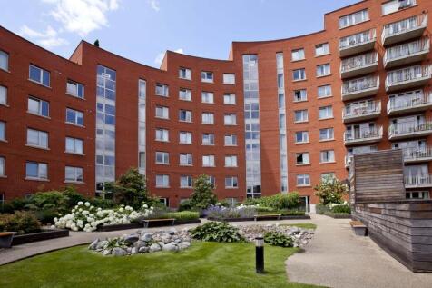Garand court (Main)