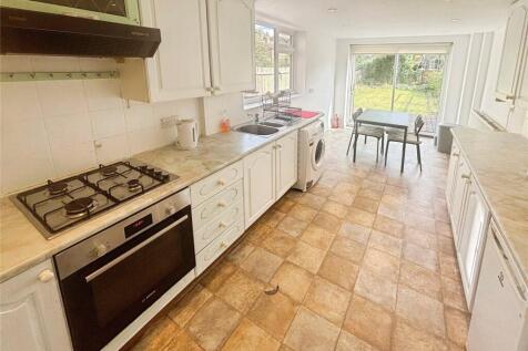 Kitchen / Dining Roo