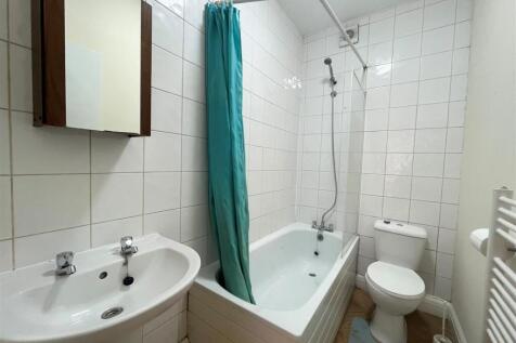 Bathroom.jpg