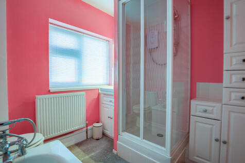 Bathroom 1.2