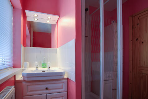 Bathroom 1.3