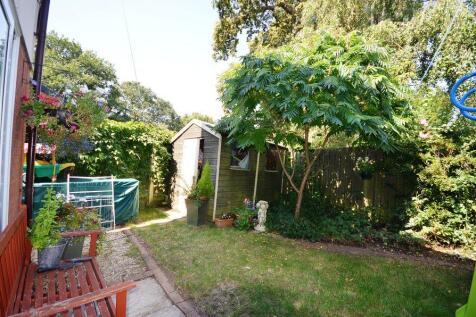 Rear Gardenresizedne