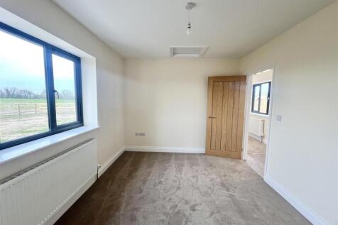 bedroom 3.jpg