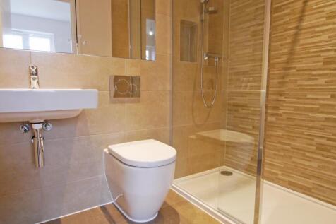 En Suite to Bedroom 