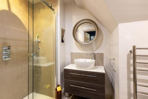 Bedroom 1 EnSuite