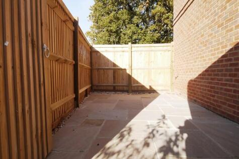 Private Courtyard Ga