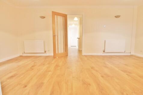 Lounge / Sitting Roo