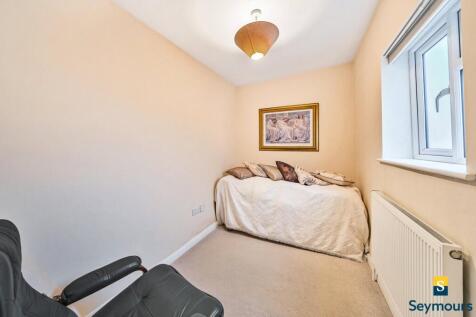 Bed/Dressing Room