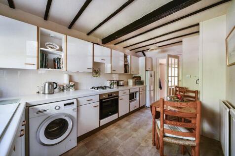 Ample Worktop Space