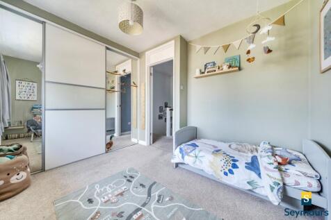 Built In Wardrobes