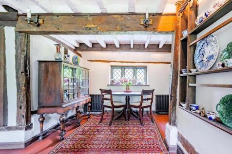 Living Room/Dining