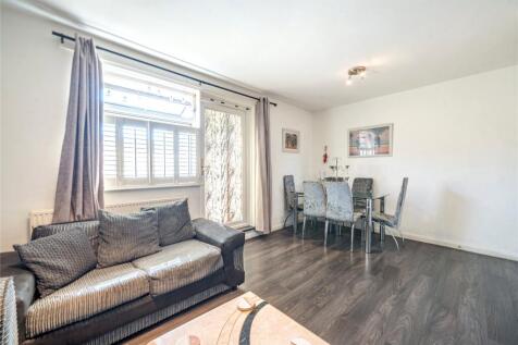 Living / Dining Area