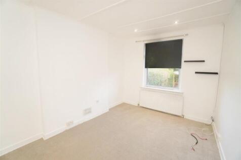 bedroom2.jpg