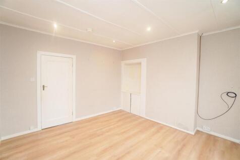 lounge1.jpg