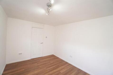bedroom2.jpg
