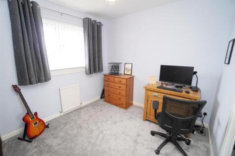 bedroom2.jpg