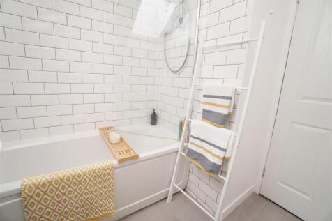 bathroom1.jpg