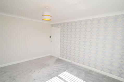 bedroom1.jpg